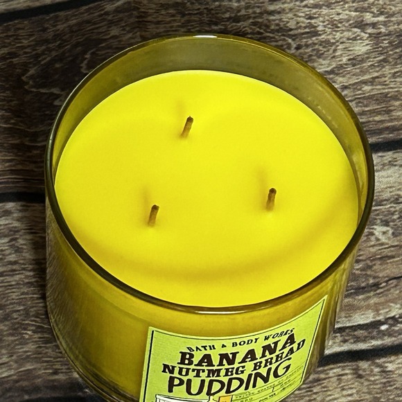Bath & Body Works: Banana Nutmeg Bread Pudding 3 wick Candle 14.5 oz New! - Picture 3 of 6